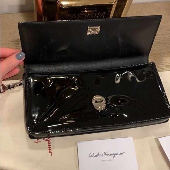 SalvadorĀ FerragamoāclutchāšAuthenticā100% - Picture 5 of 8